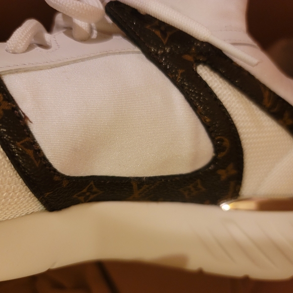 Louis VUITTON SNEAKERS WHITE MONOGRAM TEXTILE & MONOGRAM SIZE 41=11 US - Picture 16 of 17